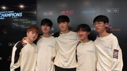 续两个赛季 续两个赛季